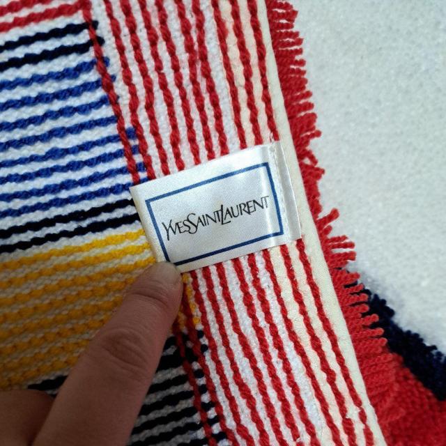 CuT[YVES SAINT LAURENŤփ}bg