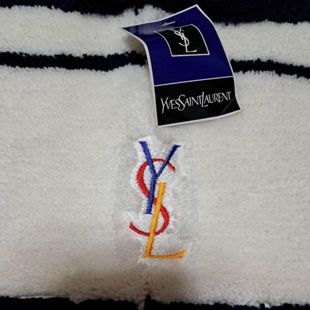 CuT[YVES SAINT LAURENŤփ}bg