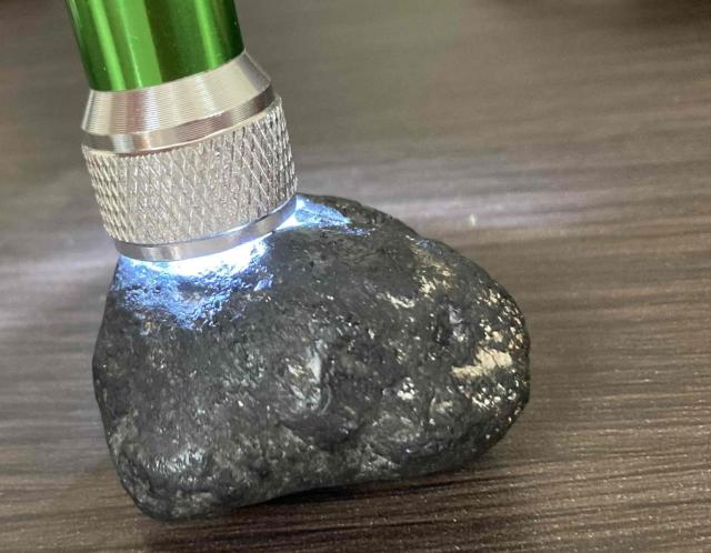 3,300円スタート!「ワイヤー作家」や「ジュエリー作家」の素材に阿波隕石(メテオライト)原石 < インテリア/ライフ  3,300円スタート!「ワイヤー作家」や「ジュエリー作家」の素材に阿波隕石(メテオライト)原石 < インテリア/ライフの