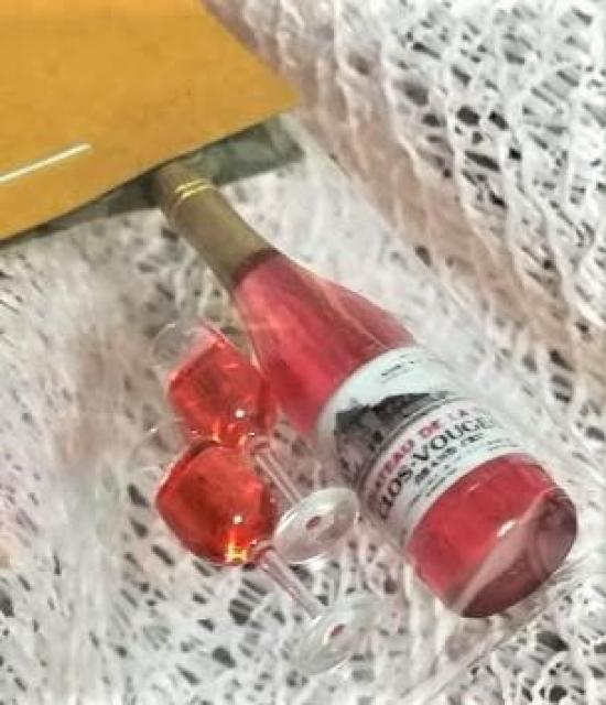 ミニチュア★赤ワイン&ワイングラス2個セット★白ワインもございます★リカちゃんハウスやシルバニアにも★ < おもちゃ  ミニチュア★赤ワイン&ワイングラス2個セット★白ワインもございます★リカちゃんハウスやシルバニアにも★ < おもちゃの