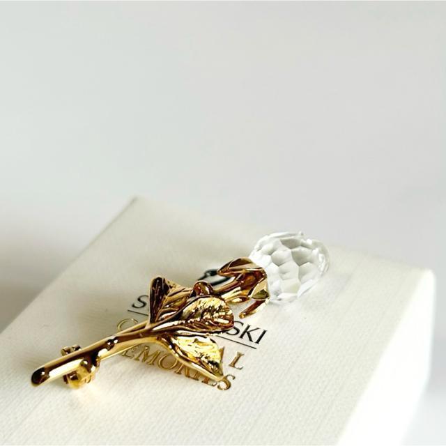 美品 SWAROVSKI スワロフスキー フラワーモチーフ ブローチ < ブランド 美品 SWAROVSKI スワロフスキー フラワーモチーフ ブローチ < ブランドの