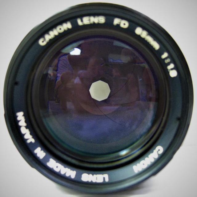iAeB[N Lm NEW F-1 FD 85mm F1.8C_[t  Ɠd/AV 
