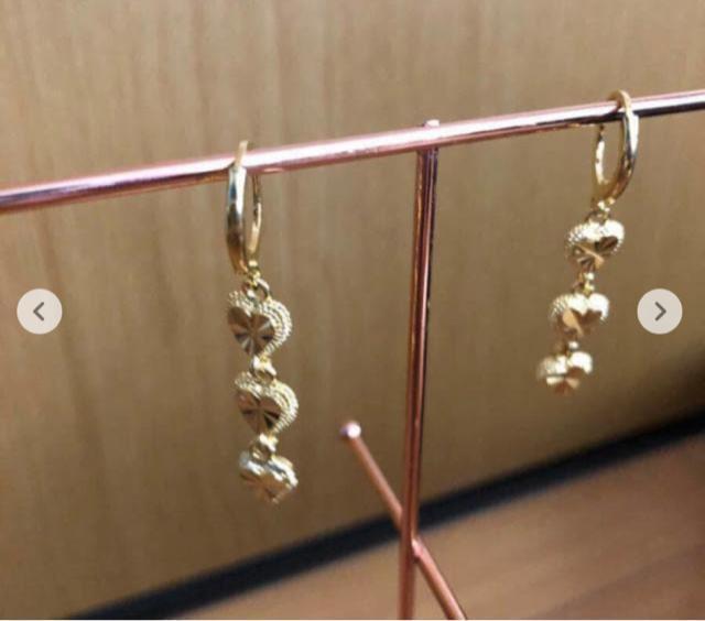 【人気】24k 18kなカラー 揺れる 3連ハート ゴールド ピアス 限定入荷 < 女性アクセサリー/時計  【人気】24k 18kなカラー 揺れる 3連ハート ゴールド ピアス 限定入荷 < 女性アクセサリー/時計の