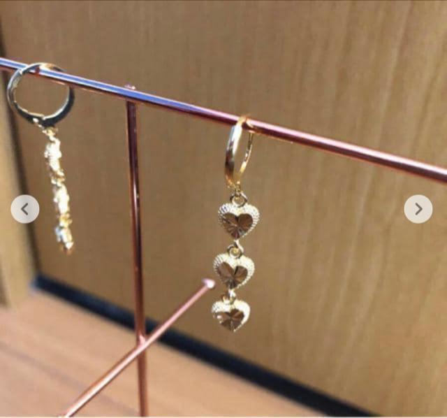 【人気】24k 18kなカラー 揺れる 3連ハート ゴールド ピアス 限定入荷 < 女性アクセサリー/時計  【人気】24k 18kなカラー 揺れる 3連ハート ゴールド ピアス 限定入荷 < 女性アクセサリー/時計の