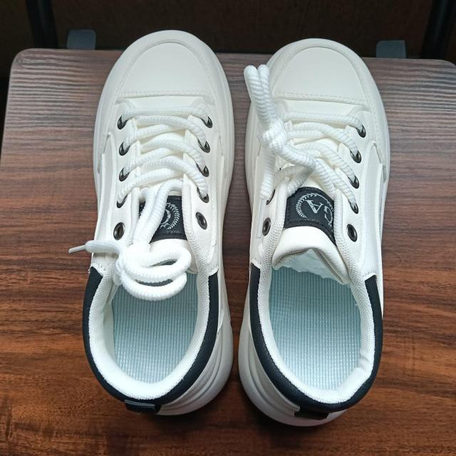 新品 23.5cm レディース スニーカー ホワイト シューズ 靴 カジュアル < 女性ファッション 新品 23.5cm レディース スニーカー ホワイト シューズ 靴 カジュアル < 女性ファッションの