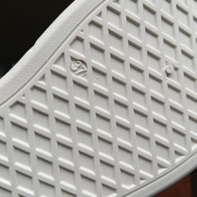 新品 23.5cm レディース スニーカー ホワイト シューズ 靴 カジュアル < 女性ファッション 新品 23.5cm レディース スニーカー ホワイト シューズ 靴 カジュアル < 女性ファッションの