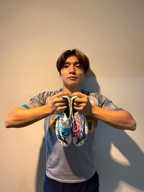 #7 新井 晴樹選手 実使用・直筆サイン入りスパイク < レジャー/スポーツ #7 新井 晴樹選手 実使用・直筆サイン入りスパイク < レジャー/スポーツの