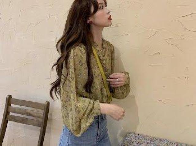 花柄 フリルブラウス フラワーパターン 春夏 < 女性ファッション 花柄 フリルブラウス フラワーパターン 春夏 < 女性ファッションの