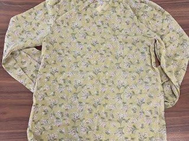 花柄 フリルブラウス フラワーパターン 春夏 < 女性ファッション 花柄 フリルブラウス フラワーパターン 春夏 < 女性ファッションの