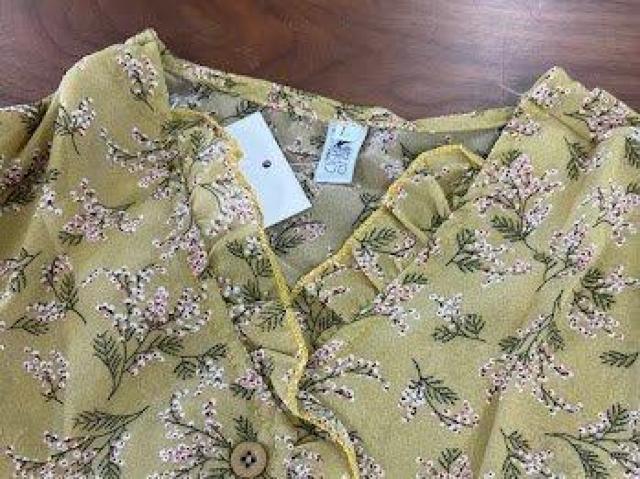 花柄 フリルブラウス フラワーパターン 春夏 < 女性ファッション 花柄 フリルブラウス フラワーパターン 春夏 < 女性ファッションの