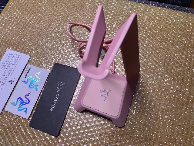 レイザー★光るヘッドホンスタンド★RAZER BASE STATION CHROMA★ヘッドフォンスタンド★ゲーミング★ゲーム用 < 家電/AV レイザー★光るヘッドホンスタンド★RAZER BASE STATION CHROMA★ヘッドフォンスタンド★ゲーミング★ゲーム用 < 家電/AVの