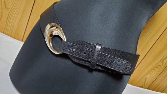 正規新古 レア  ブルガリ ラグジュアリーラウンドバックル レザーベルト 黒 カマーバンド ブラック 三日月 < ブランド  正規新古 レア  ブルガリ ラグジュアリーラウンドバックル レザーベルト 黒 カマーバンド ブラック 三日月 < ブランドの