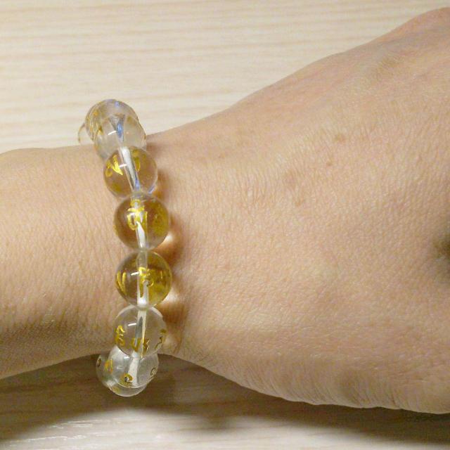 六字真言彫 数珠 腕輪 水晶 サイズ17p 玉径10mm・±0.5mm < 男性アクセサリー/時計  六字真言彫 数珠 腕輪 水晶 サイズ17p 玉径10mm・±0.5mm < 男性アクセサリー/時計の