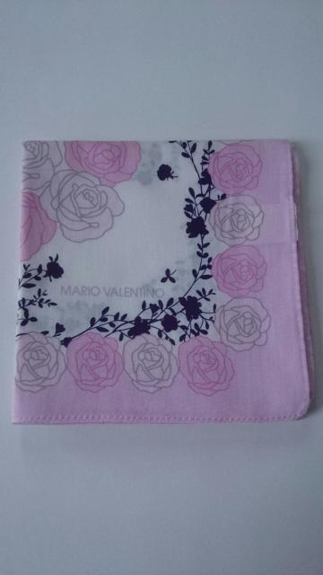 新品未使用☆MARIO VALENTINO★大判ハンカチ☆薔薇★ピンク☆スカーフ < ブランド 新品未使用☆MARIO VALENTINO★大判ハンカチ☆薔薇★ピンク☆スカーフ < ブランドの