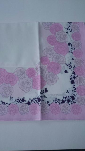 新品未使用☆MARIO VALENTINO★大判ハンカチ☆薔薇★ピンク☆スカーフ < ブランド 新品未使用☆MARIO VALENTINO★大判ハンカチ☆薔薇★ピンク☆スカーフ < ブランドの