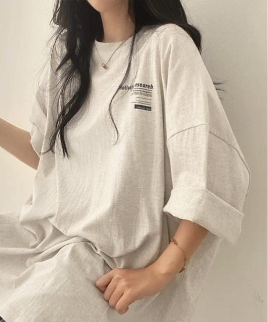 送料無料 新品 オーバーサイズ 英文字ロゴ 半袖Tシャツ < 女性ファッション  送料無料 新品 オーバーサイズ 英文字ロゴ 半袖Tシャツ < 女性ファッションの