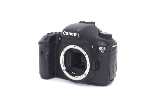 APS-C჌tJ̍ŏʋ@Canon 7D {fB  Ɠd/AV 