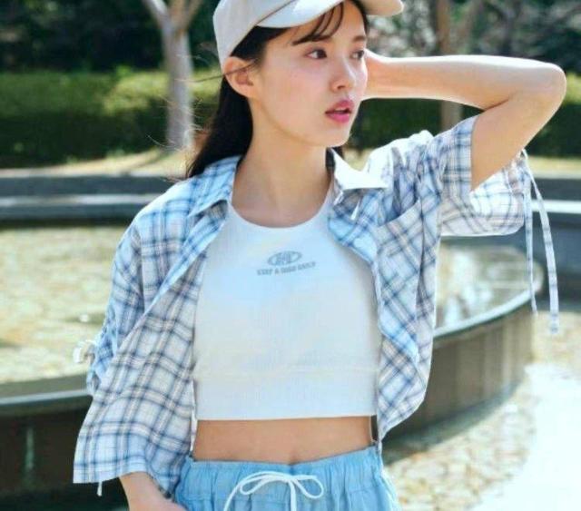 (子供服)160センチ Lサイズ 大人も着用可 Lovetoxic タンクトップ キャミソール カップ付き < 女性ファッション (子供服)160センチ Lサイズ 大人も着用可 Lovetoxic タンクトップ キャミソール カップ付き < 女性ファッションの