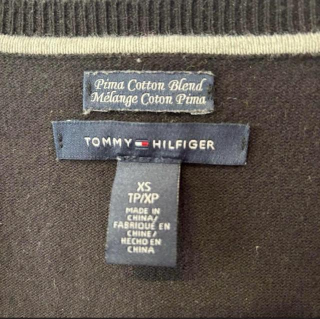 トミーフィルガー★ブラック 長袖 ニット Vネック 刺繍 ワンポイント トップス 黒 TOMMY HILFIGER セーター XS < ブランド トミーフィルガー★ブラック 長袖 ニット Vネック 刺繍 ワンポイント トップス 黒 TOMMY HILFIGER セーター XS < ブランドの