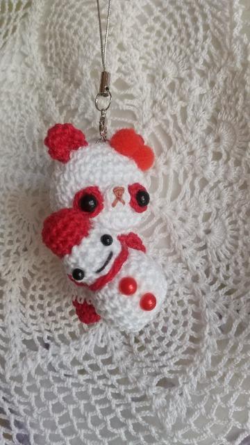 雪だるまとカラフルぱんだ*編みぐるみストラップ(赤) < ペット/手芸/園芸 雪だるまとカラフルぱんだ*編みぐるみストラップ(赤) < ペット/手芸/園芸の