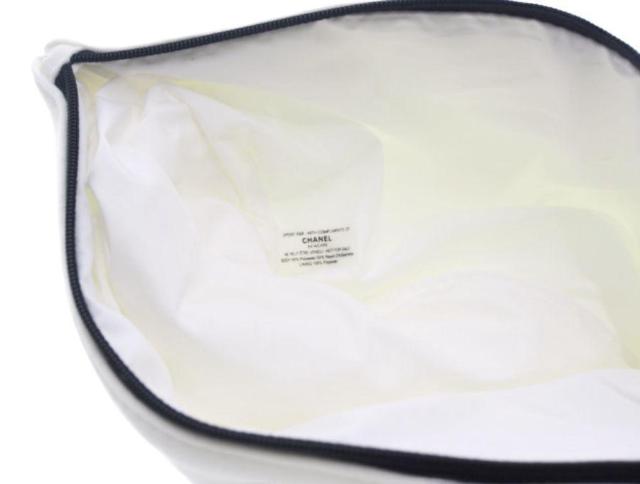 シャネル ノベルティ コスメポーチ 薄型 化粧ボトル柄 2019 ホワイト CHANEL SKINCARE【正規品】 < ブランド  シャネル ノベルティ コスメポーチ 薄型 化粧ボトル柄 2019 ホワイト CHANEL SKINCARE【正規品】 < ブランドの
