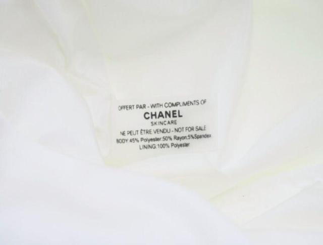 シャネル ノベルティ コスメポーチ 薄型 化粧ボトル柄 2019 ホワイト CHANEL SKINCARE【正規品】 < ブランド  シャネル ノベルティ コスメポーチ 薄型 化粧ボトル柄 2019 ホワイト CHANEL SKINCARE【正規品】 < ブランドの