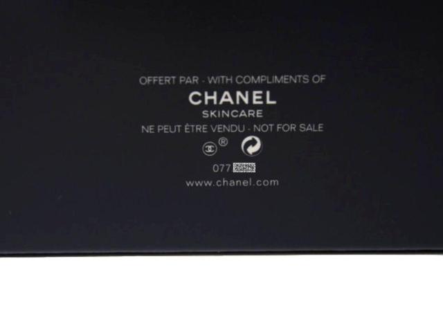 シャネル ノベルティ コスメポーチ 薄型 化粧ボトル柄 2019 ホワイト CHANEL SKINCARE【正規品】 < ブランド  シャネル ノベルティ コスメポーチ 薄型 化粧ボトル柄 2019 ホワイト CHANEL SKINCARE【正規品】 < ブランドの
