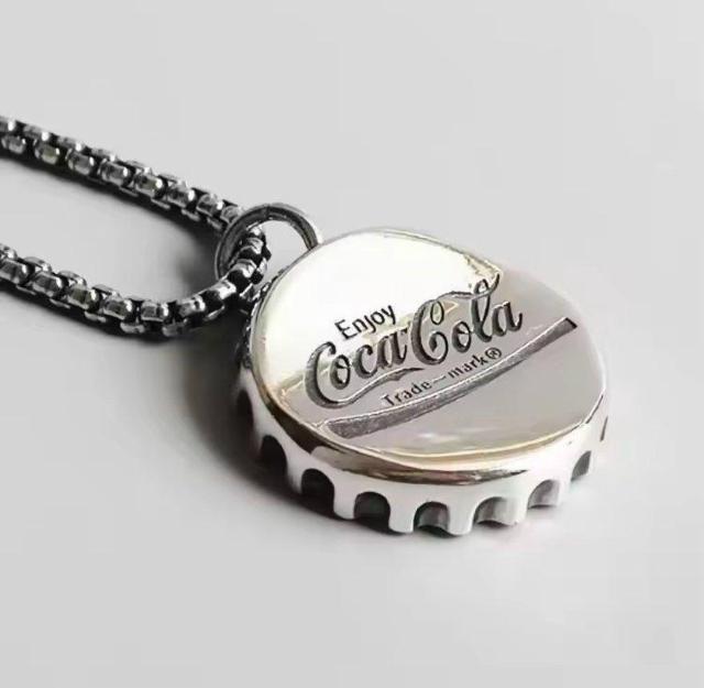 新品 コカコーラ 王冠 チェーン付き ネックレス フタ 栓 蓋 S925 < 男性アクセサリー/時計 新品 コカコーラ 王冠 チェーン付き ネックレス フタ 栓 蓋 S925 < 男性アクセサリー/時計の