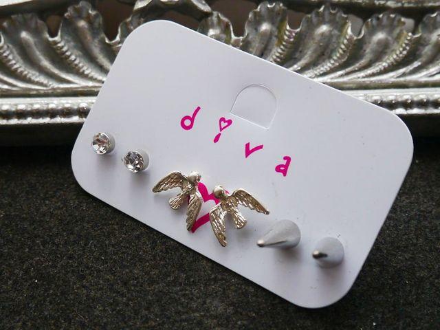 新品diva LONDON アンティーク調鳥ストーンピアス3点セット < 女性アクセサリー/時計  新品diva LONDON アンティーク調鳥ストーンピアス3点セット  < 女性アクセサリー/時計の