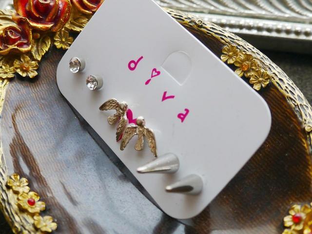 新品diva LONDON アンティーク調鳥ストーンピアス3点セット < 女性アクセサリー/時計  新品diva LONDON アンティーク調鳥ストーンピアス3点セット < 女性アクセサリー/時計の