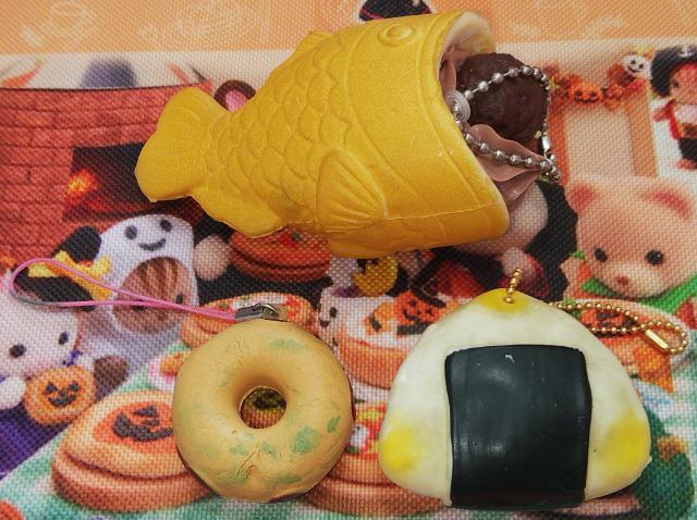 ジャンク品フードスクイーズ3点セットたい焼きパフェボールチェーン、ドーナツストラップ、おにぎりボールチェーンスイーツ < おもちゃ ジャンク品フードスクイーズ3点セットたい焼きパフェボールチェーン、ドーナツストラップ、おにぎりボールチェーンスイーツ < おもちゃの