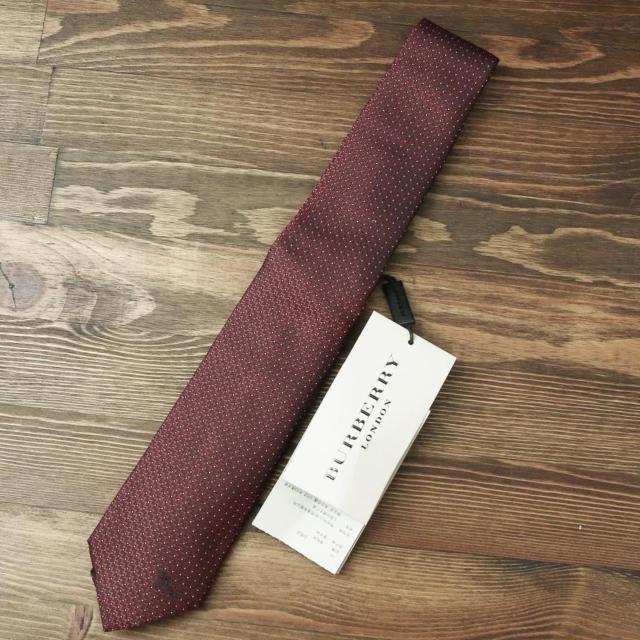 Vi BURBERRY LONDON lN^C 