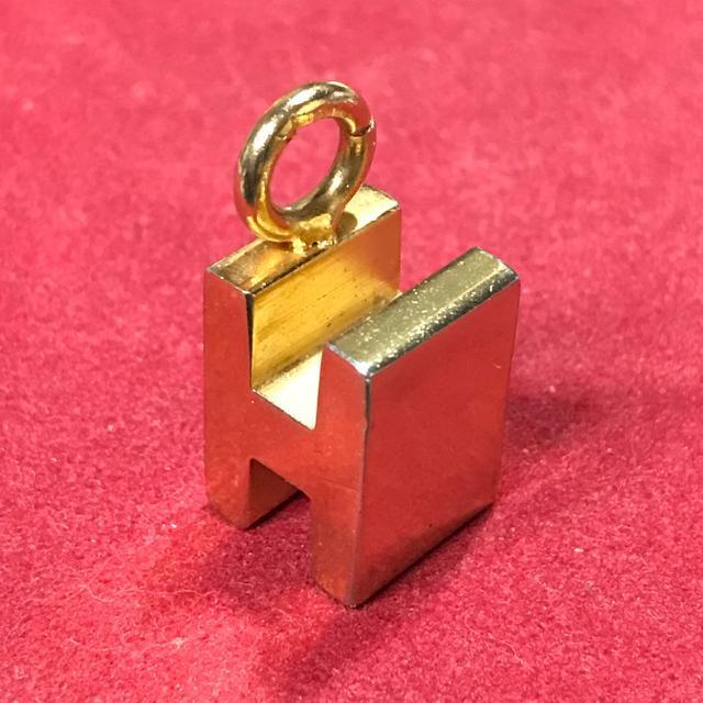 珍品 Hロゴ スクエアデザインチャーム ゴールド 750?刻印 < 女性アクセサリー/時計 珍品 Hロゴ スクエアデザインチャーム ゴールド 750?刻印 < 女性アクセサリー/時計の