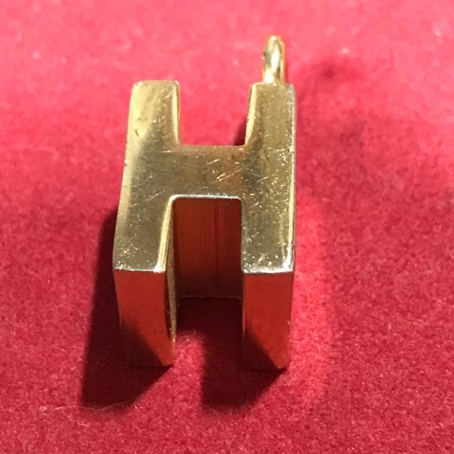珍品 Hロゴ スクエアデザインチャーム ゴールド 750?刻印 < 女性アクセサリー/時計 珍品 Hロゴ スクエアデザインチャーム ゴールド 750?刻印 < 女性アクセサリー/時計の