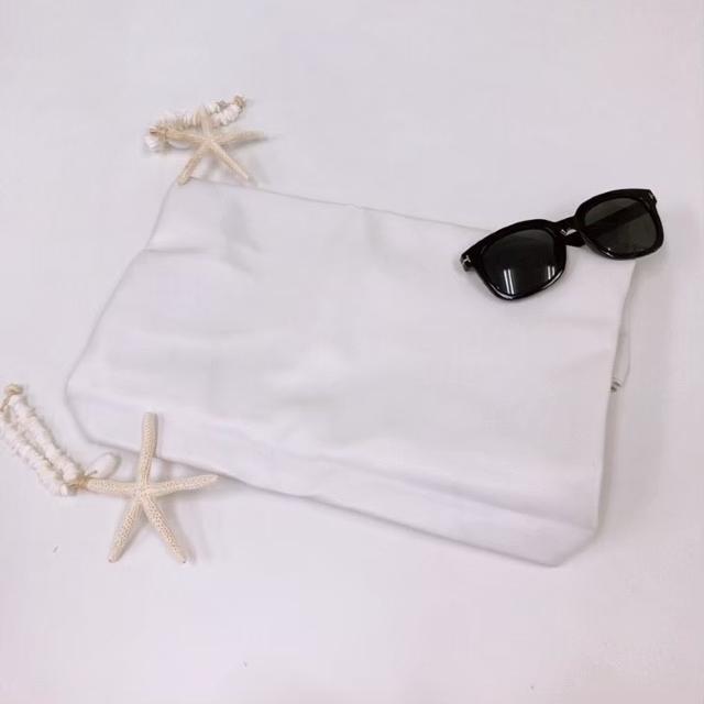 ◆claire's/クレアーズ◆新品!!ホワイトクラッチバッグ★シンプルコーデ♪ < 女性ファッション  ◆claire's/クレアーズ◆新品!!ホワイトクラッチバッグ★シンプルコーデ♪  < 女性ファッションの