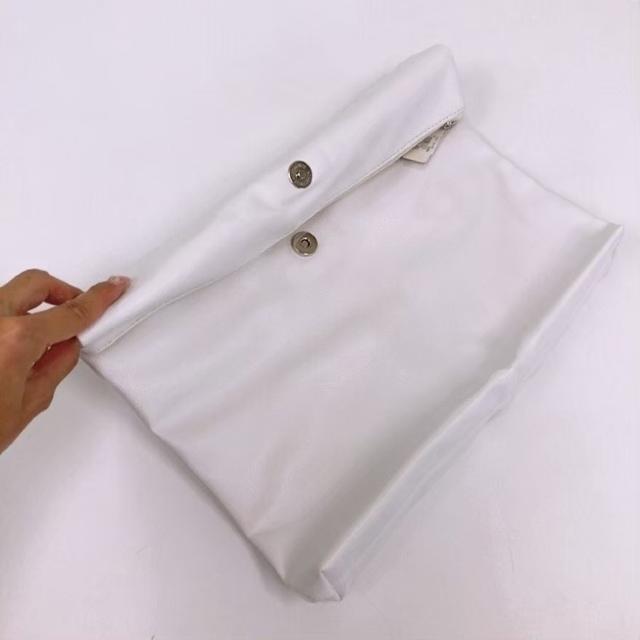 ◆claire's/クレアーズ◆新品!!ホワイトクラッチバッグ★シンプルコーデ♪ < 女性ファッション  ◆claire's/クレアーズ◆新品!!ホワイトクラッチバッグ★シンプルコーデ♪ < 女性ファッションの