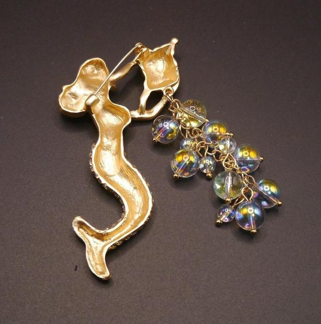 新品アンティーク調きらきらストーン人魚マーメイド ブローチ < 女性アクセサリー/時計 新品アンティーク調きらきらストーン人魚マーメイド ブローチ < 女性アクセサリー/時計の