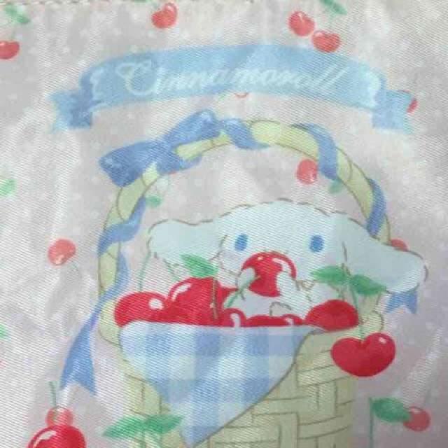 サンリオ・シナモロール・チェリー柄台形ポーチ。 < アニメ/コミック/キャラクター サンリオ・シナモロール・チェリー柄台形ポーチ。 < アニメ/コミック/キャラクターの