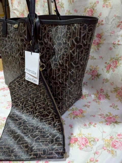 yCalvin Kleinzo[Vu g[gobO SmO |[`t Ki  t@bV 