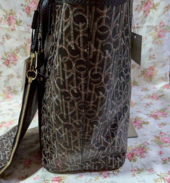 yCalvin Kleinzo[Vu g[gobO SmO |[`t Ki  t@bV 