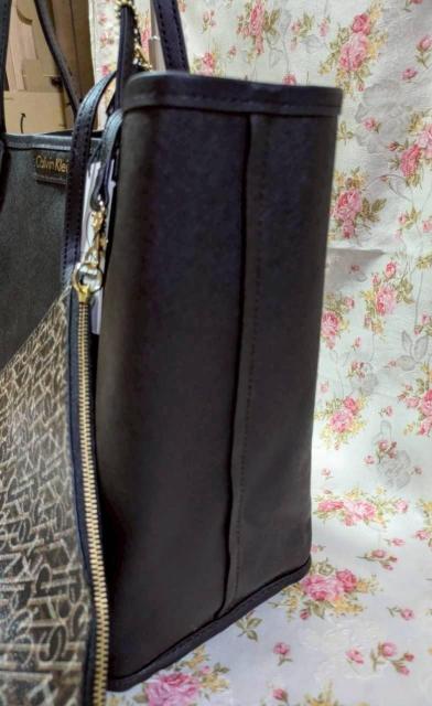 yCalvin Kleinzo[Vu g[gobO SmO |[`t Ki  t@bV 