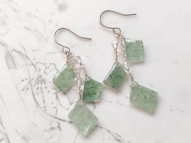 *グリーンアベンチュリンのひらひらピアス*SF 23011 < 女性アクセサリー/時計 *グリーンアベンチュリンのひらひらピアス*SF 23011 < 女性アクセサリー/時計の