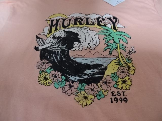 HURLEY BIG WAVEイラストプリント ショート丈T US S オレンジ < レジャー/スポーツ  HURLEY BIG WAVEイラストプリント ショート丈T US S オレンジ < レジャー/スポーツの