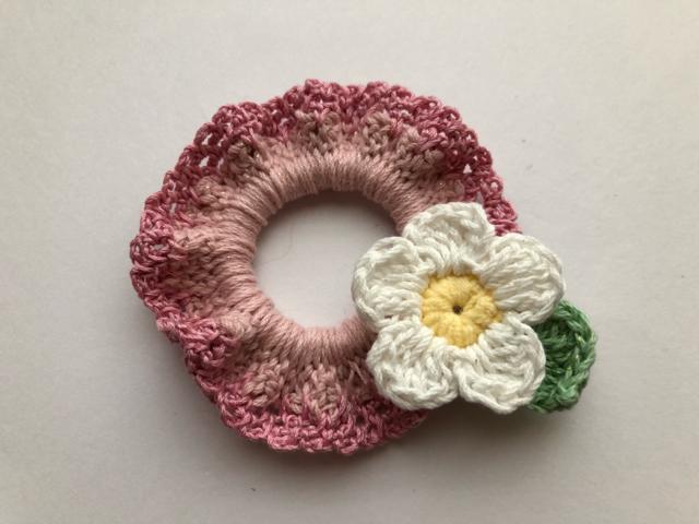 ハンドメイド ミニ シュシュ 小花♪ ガーリー axes好き < 女性ファッション  ハンドメイド ミニ シュシュ 小花♪ ガーリー axes好き < 女性ファッションの