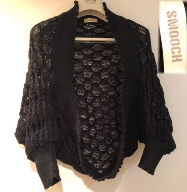 特価極美品未使用に近いニットジャケットポンチョ素敵ブラック足長効果抜群上品大活躍柔らか癒やされる着痩せゴージャスアウター    < 女性ファッション  特価極美品未使用に近いニットジャケットポンチョ素敵ブラック足長効果抜群上品大活躍柔らか癒やされる着痩せゴージャスアウター     < 女性ファッションの