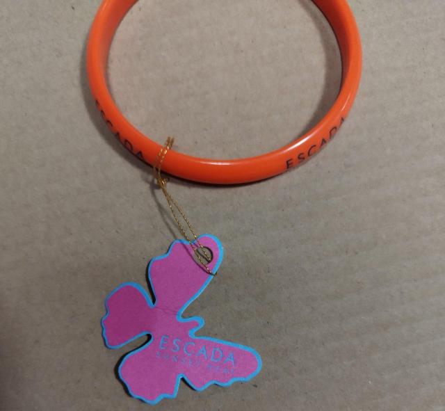 ESCADA SUNSET HEAT ロゴ オレンジ ブレスレット バングル ノベルティ < 女性アクセサリー/時計  ESCADA SUNSET HEAT ロゴ オレンジ ブレスレット バングル ノベルティ  < 女性アクセサリー/時計の