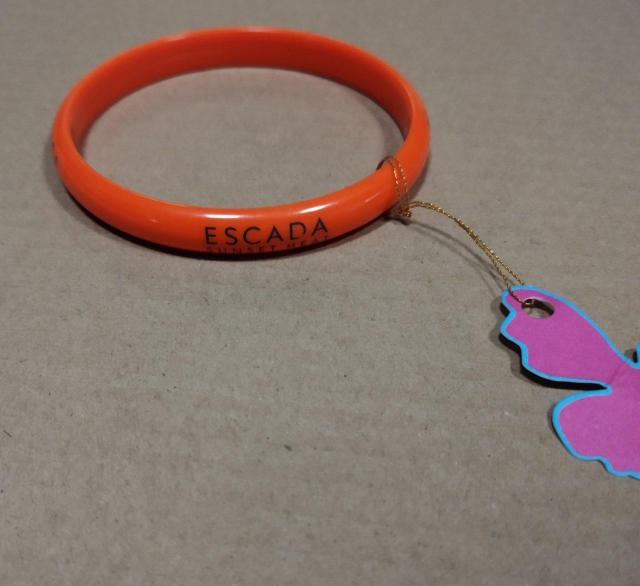 ESCADA SUNSET HEAT ロゴ オレンジ ブレスレット バングル ノベルティ < 女性アクセサリー/時計  ESCADA SUNSET HEAT ロゴ オレンジ ブレスレット バングル ノベルティ < 女性アクセサリー/時計の