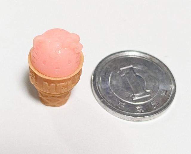 ミニチュア★キティ★アイスクリーム★ソフトクリーム★コーンアイス★ストロベリー★イチゴ★ピンク★色違いあります★ドールハウス★ < おもちゃ  ミニチュア★キティ★アイスクリーム★ソフトクリーム★コーンアイス★ストロベリー★イチゴ★ピンク★色違いあります★ドールハウス★ < おもちゃの