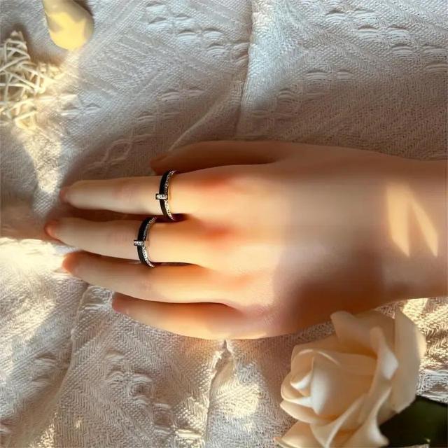 爆ヤス価格890円★エレガント&クラシック レディース用ブラックセラミックダブルリング USAサイズ6号(日本サイズ11号相当)金 < 女性アクセサリー/時計 爆ヤス価格890円★エレガント&クラシック レディース用ブラックセラミックダブルリング USAサイズ6号(日本サイズ11号相当)金 < 女性アクセサリー/時計の