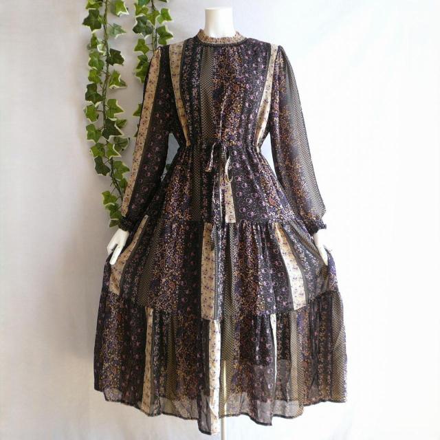 新品 9886 L−LL ティアード シフォン ワンピース パープル系 秋 レディース 共布リボン パッチワーク風柄 上品 < 女性ファッション 新品 9886 L−LL ティアード シフォン ワンピース パープル系 秋 レディース 共布リボン パッチワーク風柄 上品 < 女性ファッションの